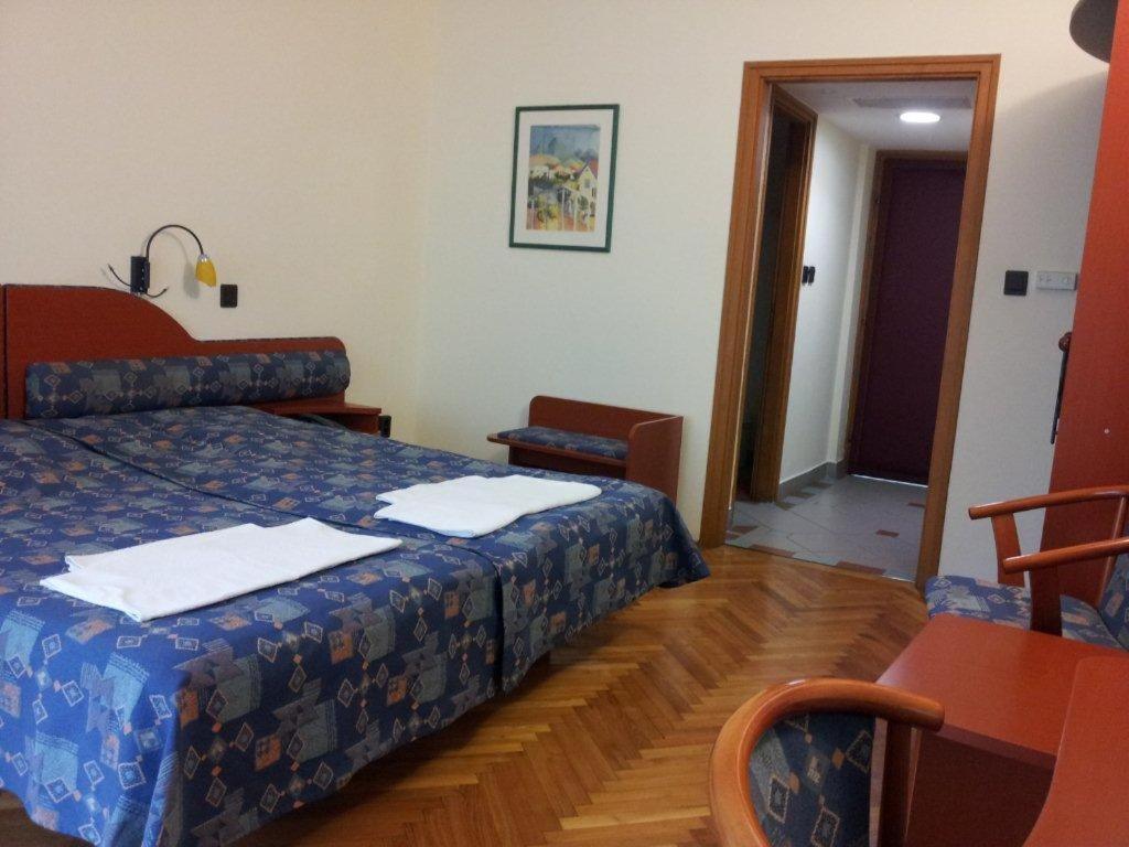Fenyves Wellness Hotel Békéscsaba Habitación foto